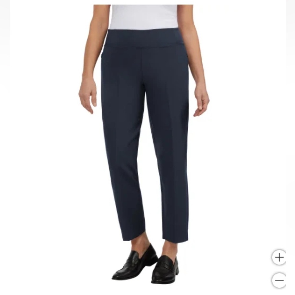 Kirkland Signature Women's Dark Blue Cropped Pants